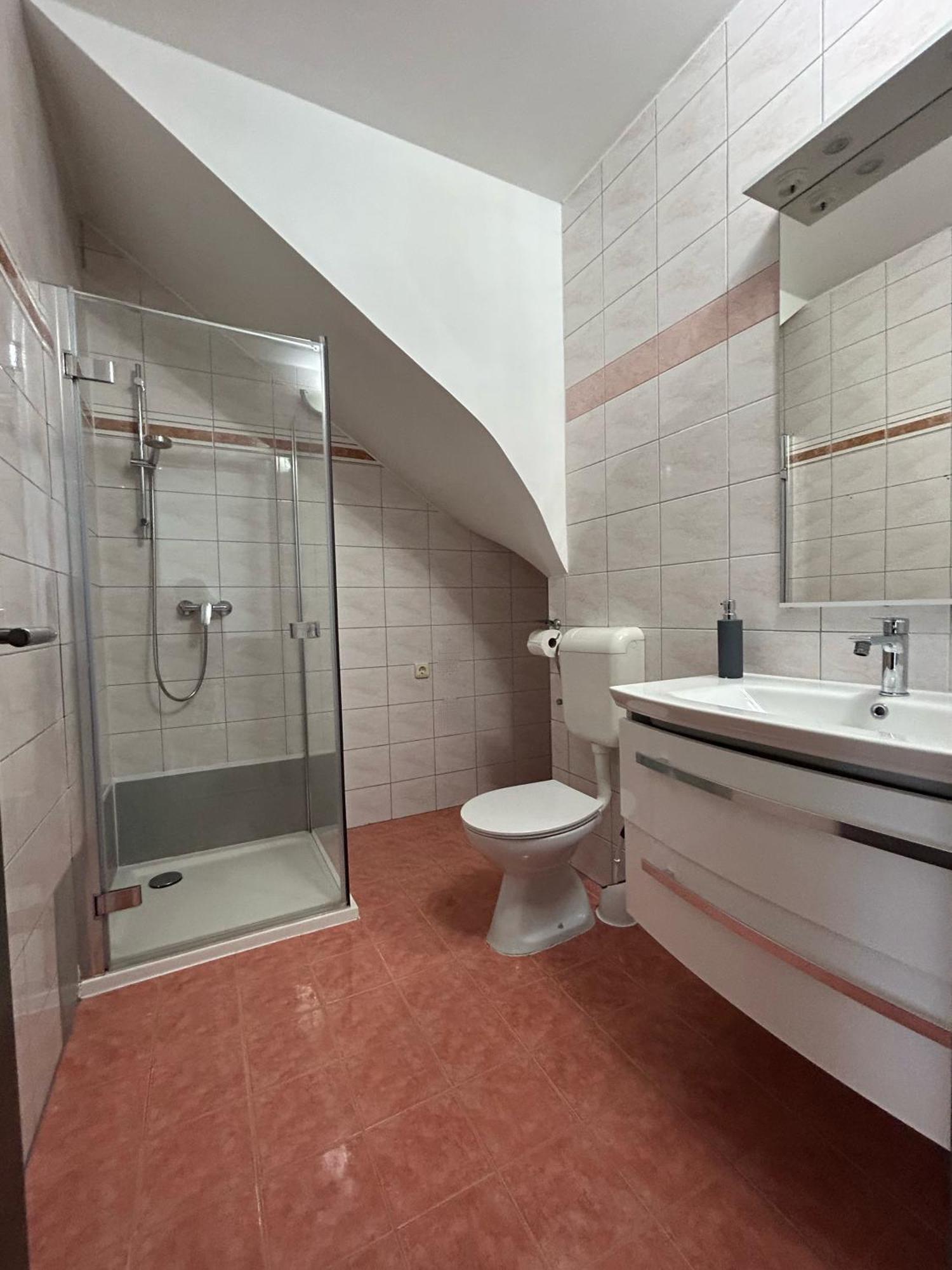 Jela Apartment With A Big Balcony Pula Exterior photo